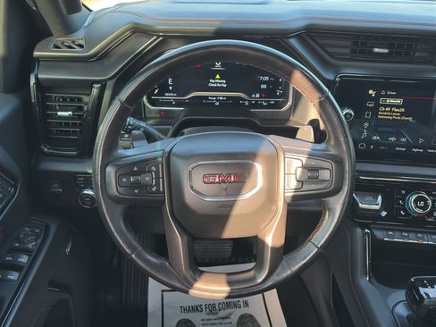Used 2022 GMC Sierra 1500 AT4 w/ AT4 Premium Package AWD/4WD image 16