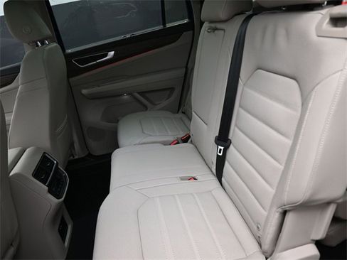 New 2025 Volkswagen Atlas SEL image 10