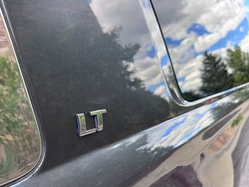 Used 2019 Chevrolet Suburban LT AWD/4WD image 9