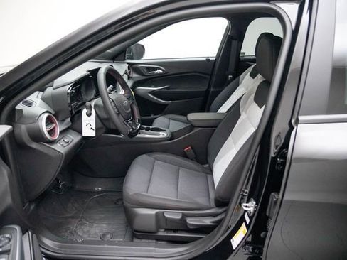 New 2026 Chevrolet Trax RS w/ Sunroof Package image 24