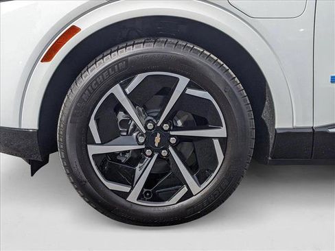 New 2025 Chevrolet Equinox EV LT image 9