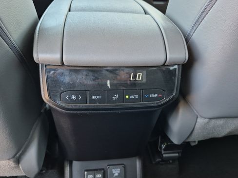 Certified 2026 Toyota Highlander Limited AWD/4WD image 26