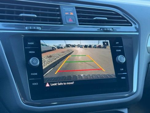 New 2024 Volkswagen Tiguan SE R-Line image 18