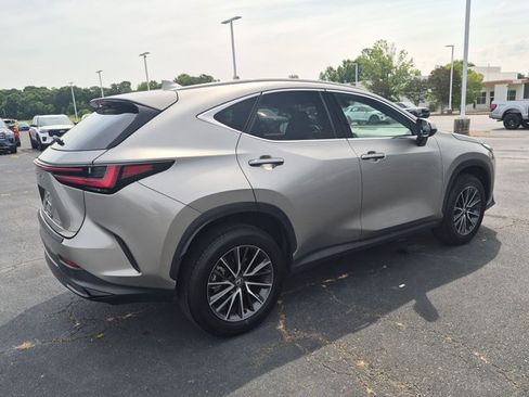 Used 2024 Lexus NX 250 FWD w/ Towing Package (2000 Lbs) image 4
