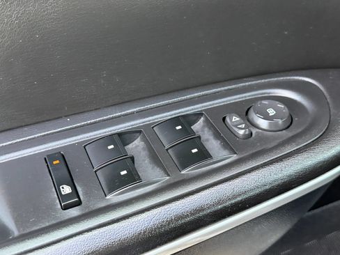 Used 2012 GMC Acadia SLE AWD/4WD image 24
