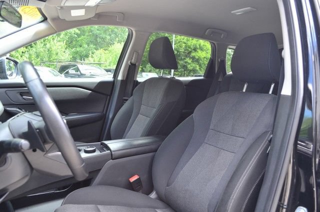 Used 2025 Nissan Rogue SV AWD/4WD image 18
