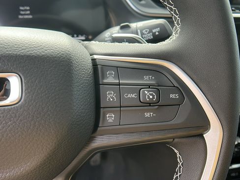 New 2025 Jeep Grand Cherokee 4WD image 26