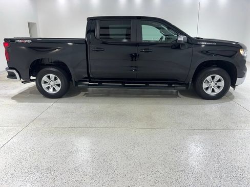 Used 2024 Chevrolet Silverado 1500 LT w/ Leather Package AWD/4WD image 6