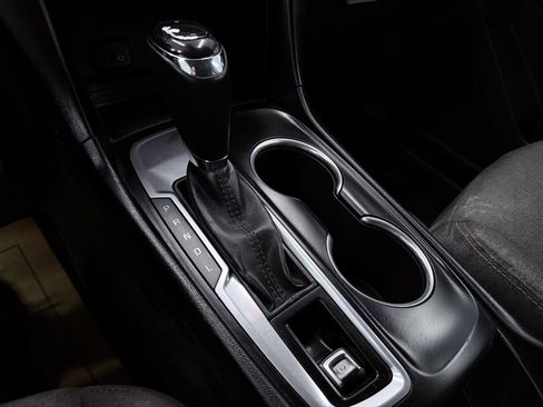 Used 2018 Chevrolet Equinox LT image 48