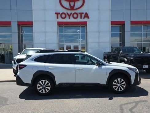Used 2023 Subaru Outback Premium AWD/4WD image 6