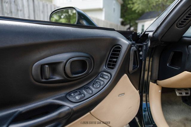 Used 2001 Chevrolet Corvette Convertible w/ Preferred Equipment Group2 RWD image 42