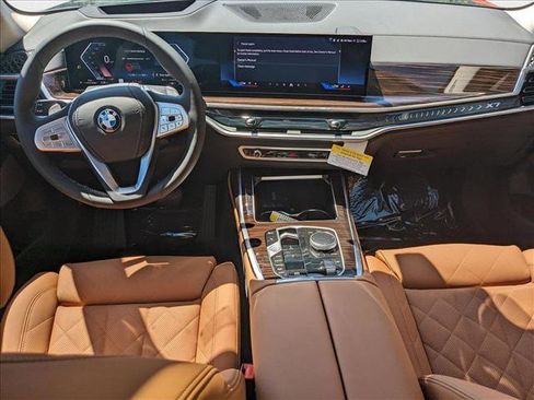 Used 2026 BMW X7 xDrive40i w/ Premium Package image 16