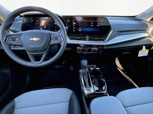 New 2026 Chevrolet Trax LT image 6