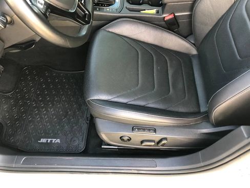 Used 2019 Volkswagen Jetta SEL Premium FWD image 10