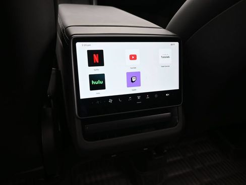 Used 2026 Tesla Model Y 2WD image 23
