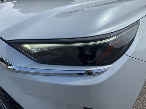 Used 2024 Toyota Grand Highlander AWD image 9