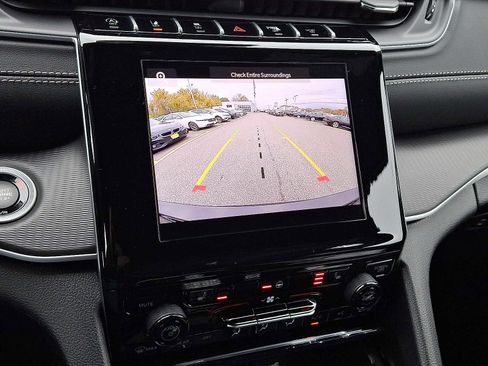 New 2025 Jeep Grand Cherokee L Laredo image 12