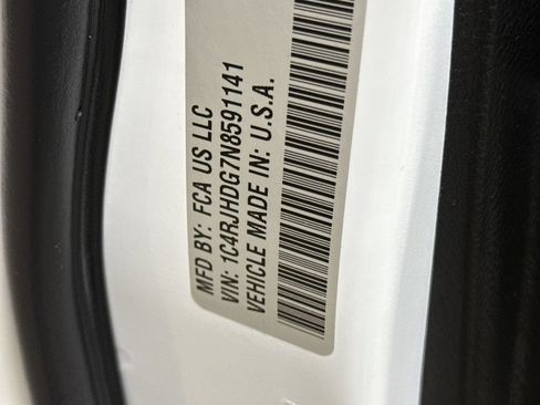 Used 2022 Jeep Grand Cherokee Overland AWD/4WD image 29