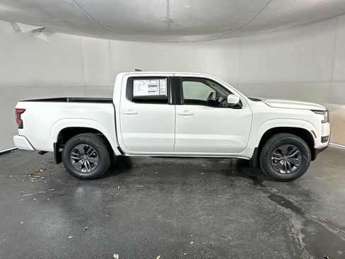 New 2026 Nissan Frontier SV w/ All-Weather Content Package AWD/4WD image 9