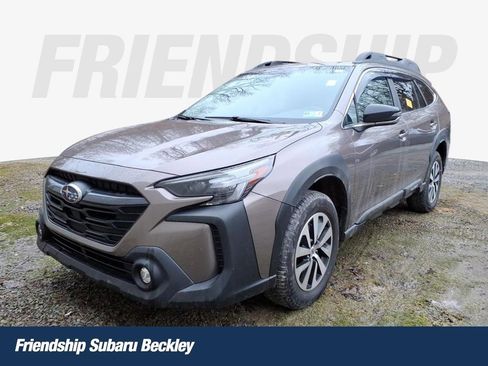 Used 2024 Subaru Outback Premium image 1