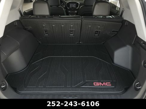 Used 2024 GMC Terrain SLT w/ Infotainment Package II AWD/4WD image 32