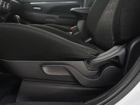 Used 2023 Mitsubishi Outlander Sport SE image 22