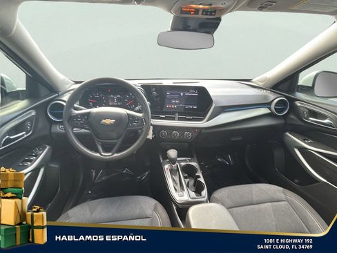 Used 2025 Chevrolet Trax LS w/ LS Convenience Package image 24