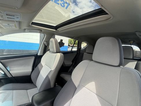 Used 2015 Toyota RAV4 XLE FWD image 10