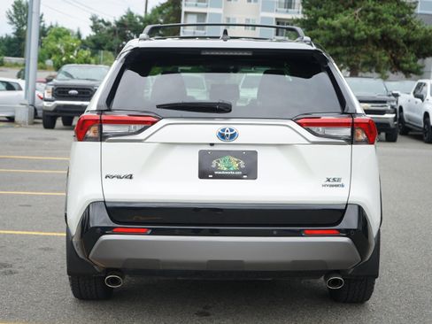 Used 2019 Toyota RAV4 XSE AWD/4WD image 4