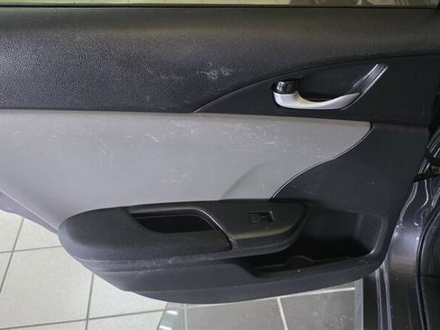 Used 2019 Honda Civic EX image 22