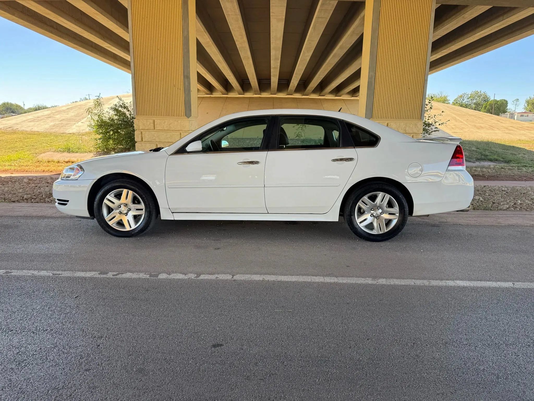 Used 2013 Chevrolet Impala LT w/ LT Sunroof Package FWD image 6
