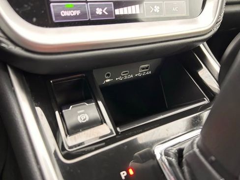 Used 2023 Subaru Outback Limited w/ Popular Package #2 image 17