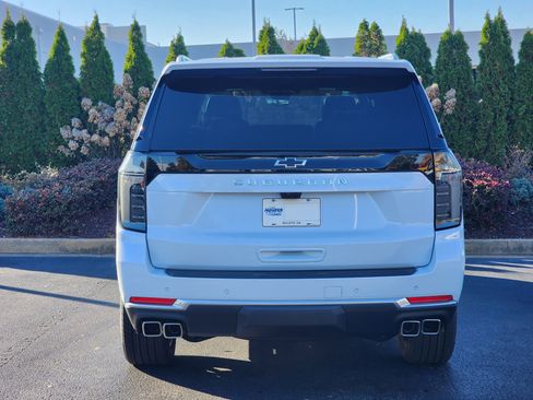 New 2026 Chevrolet Suburban High Country image 9