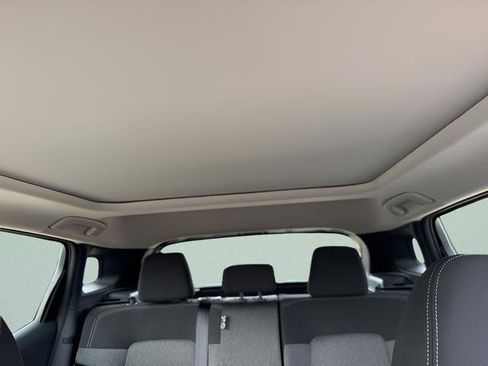 New 2025 Nissan Kicks SV w/ SV Premium Package image 20