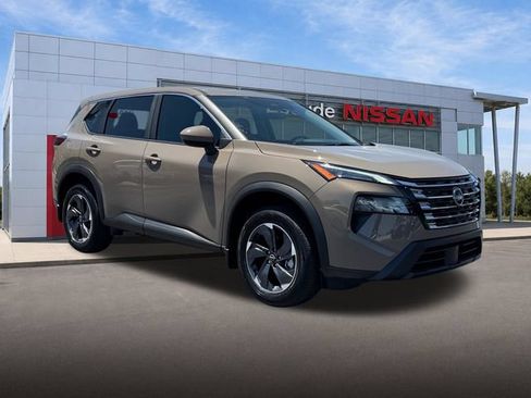 Certified 2025 Nissan Rogue SV FWD image 1