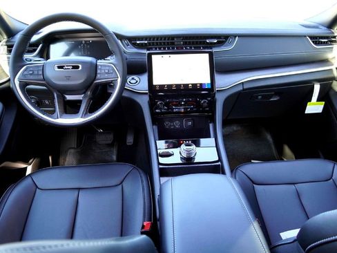 New 2025 Jeep Grand Cherokee L Limited image 24