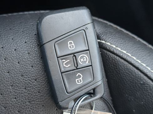 Used 2024 Volkswagen Jetta SE image 27