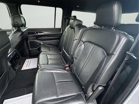 Used 2024 Jeep Wagoneer Series II w/ Flexible Seating Group image 32