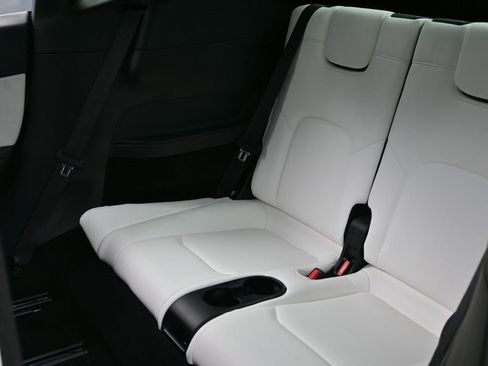 Used 2021 Tesla Model Y 2WD image 38