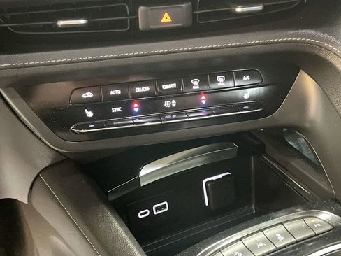 Used 2023 Buick Envision Essence w/ Sport Touring Package AWD/4WD image 15