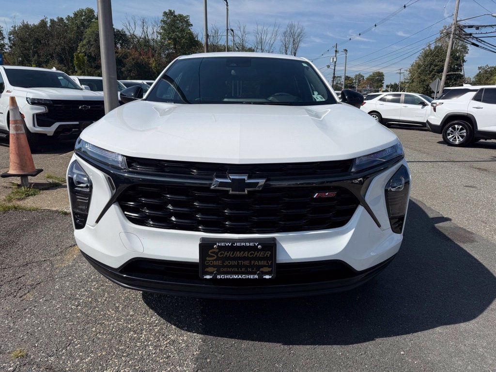 Used 2024 Chevrolet Trax RS w/ Driver Confidence Package FWD image 4