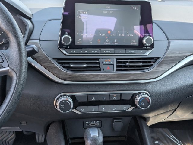 Used 2024 Nissan Altima 2.5 SV FWD image 17