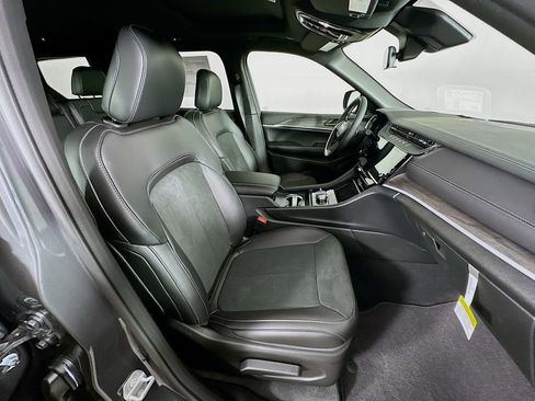 New 2026 Jeep Grand Cherokee L 4WD image 38