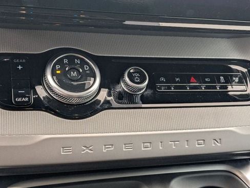 New 2025 Ford Expedition Active RWD image 18
