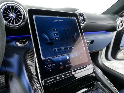 Used 2025 Mercedes-Benz SL 63 AMG 4MATIC image 17