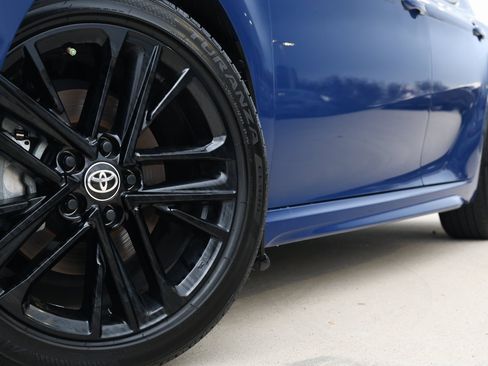 Used 2025 Toyota Camry SE image 11