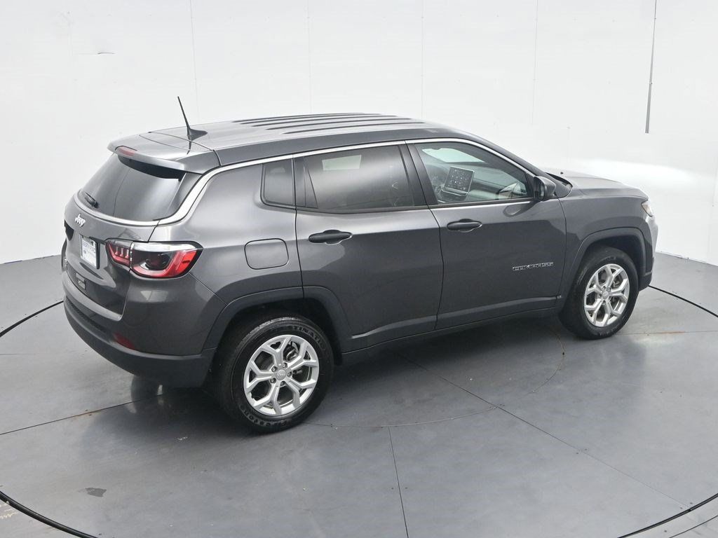 Used 2024 Jeep Compass Sport AWD/4WD image 35