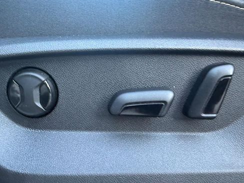 Used 2023 Volkswagen Atlas SE image 25