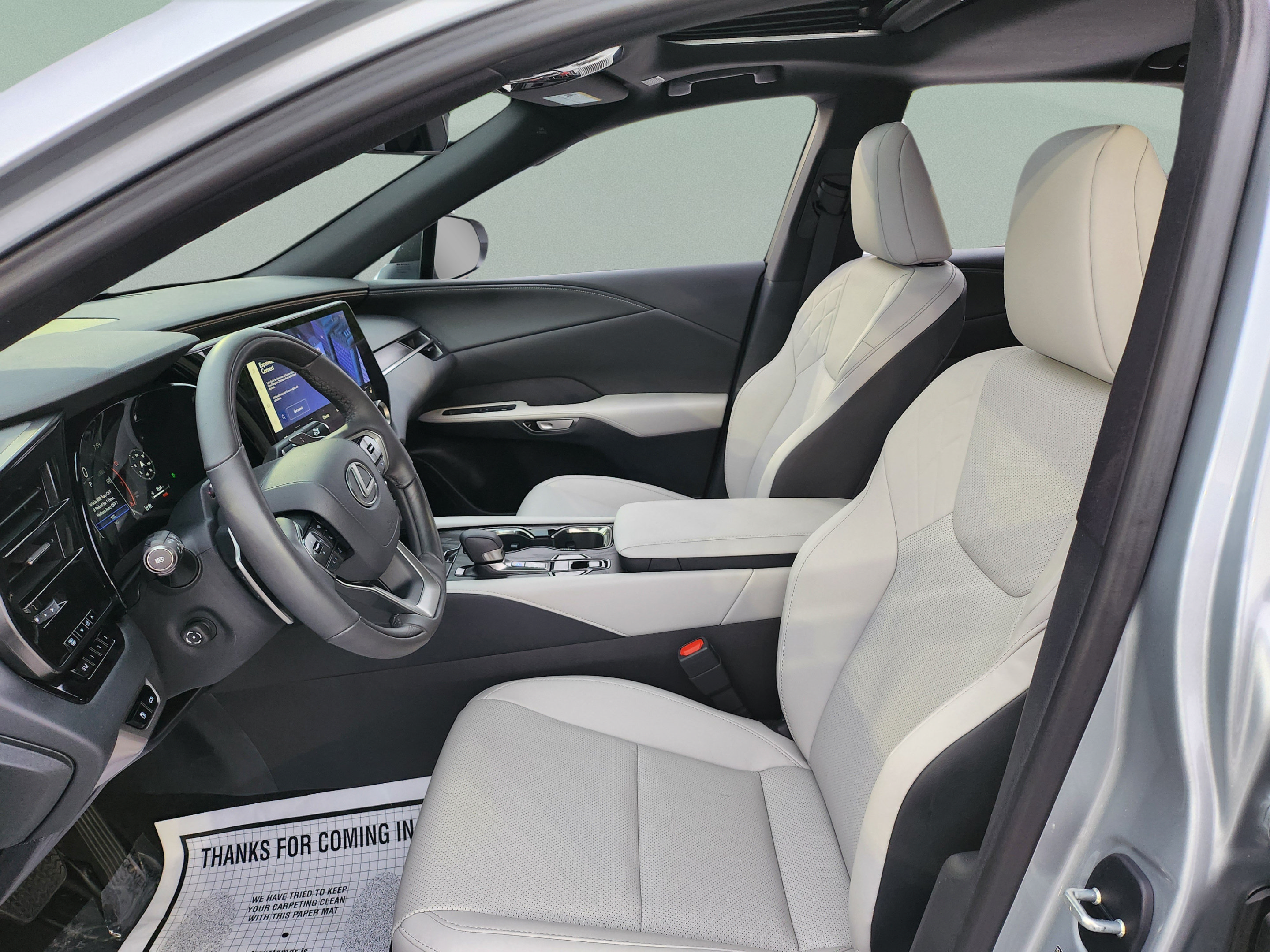 Used 2025 Lexus RX 350 Premium w/ Convenience Package FWD image 12