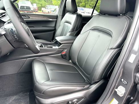 New 2026 Jeep Grand Cherokee Limited AWD/4WD image 17
